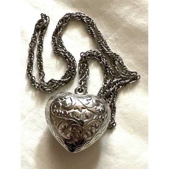 Romantic Puff Heart Pendant Necklace Ornate Scroll Embossed Twisted Rope Chain - Picture 7 of 7